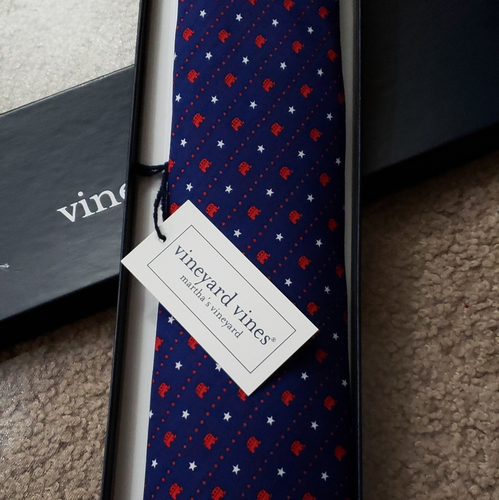 Vineyard Vines Republican tie
